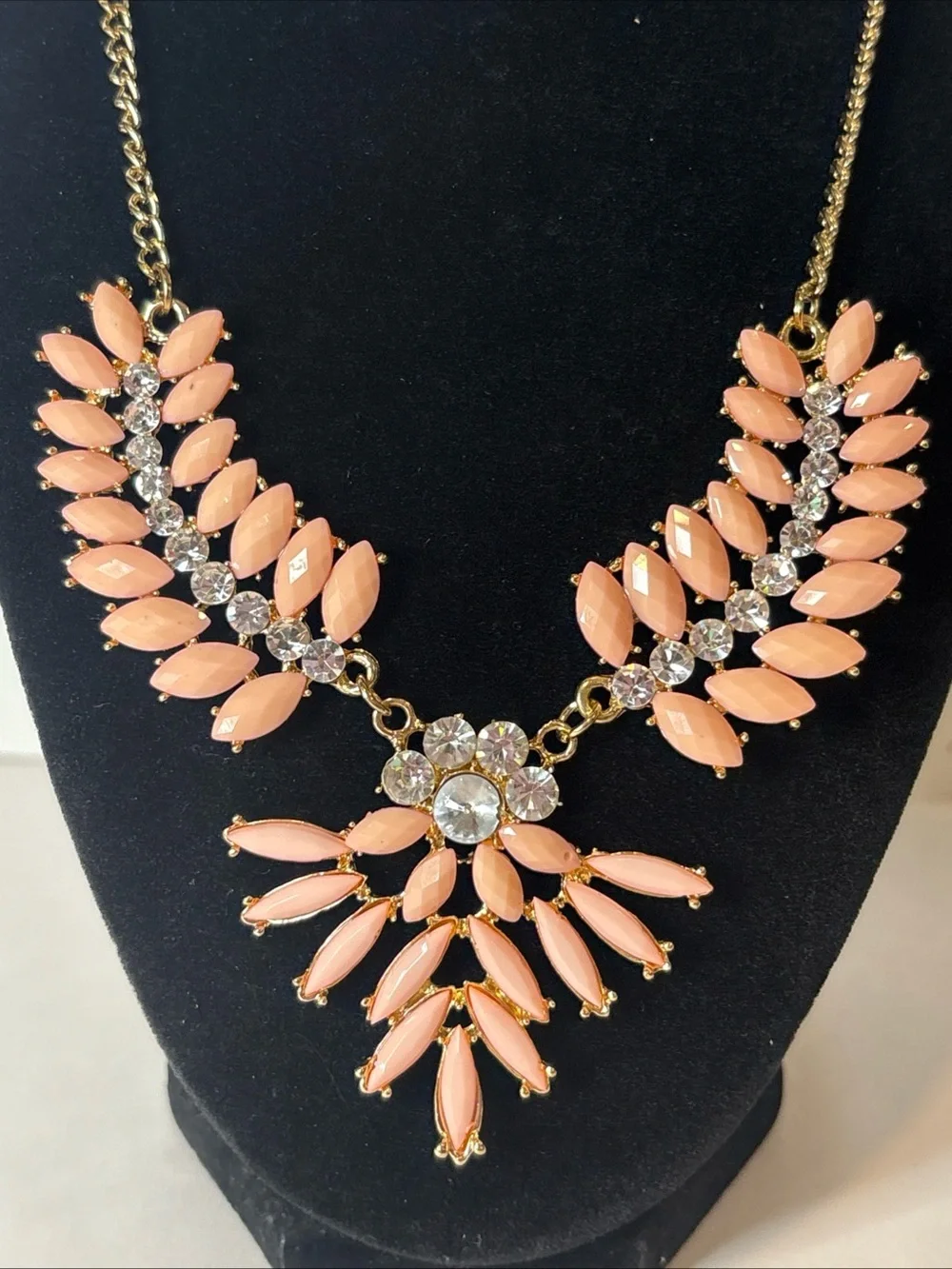 Blush Pink Glass Rhinestone Statement Necklace Gold Tone Bib Necklace‎ 22”
